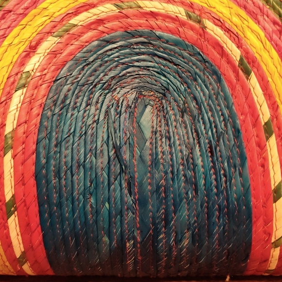 Rainbow 🌈 Straw Purse w Circular Handles. - Picture 2 of 11